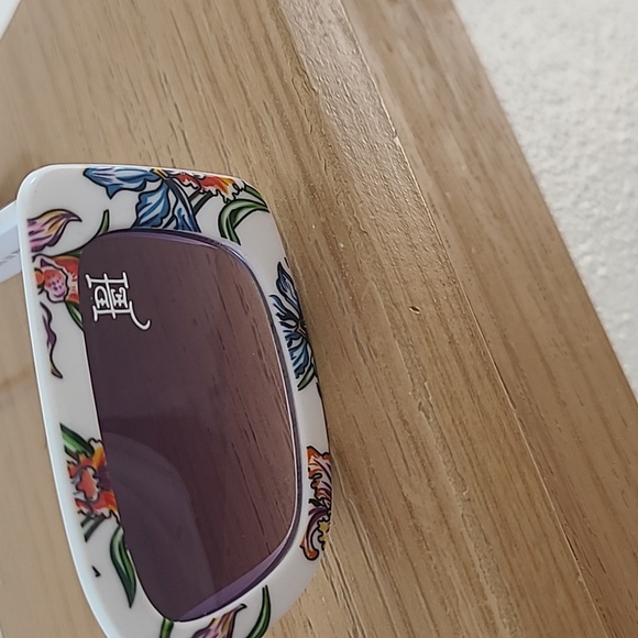 Ed Hardy White Sunglasses Floral Pattern Rectangular Design - Picture 6 of 6